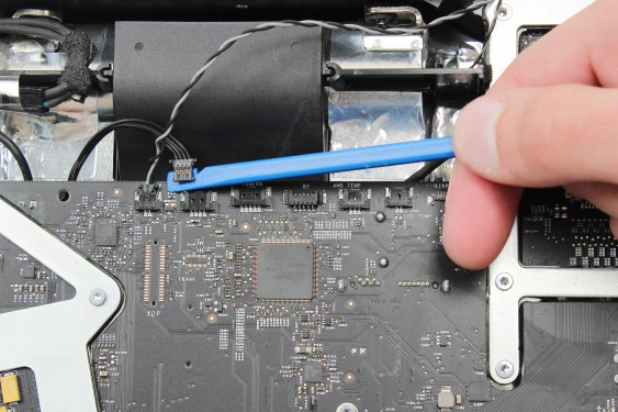Guide photos remplacement ventilateur du disque dur iMac 27" fin 2009 (EMC 2309 et 2374) (Etape 55 - image 3)
