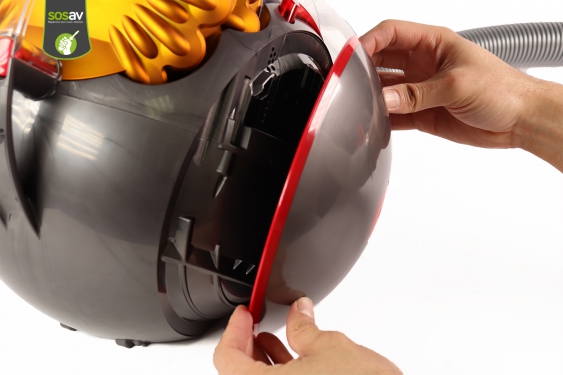 Guide photos remplacement bouton allumage (plastique rouge) Aspirateur Dyson Cinetic Big Ball 2 (Etape 2 - image 4)