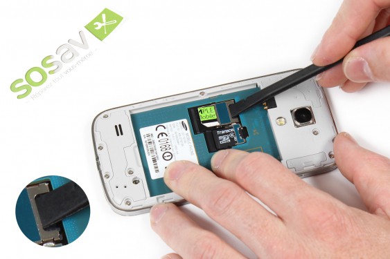 Guide photos remplacement connecteur de charge Samsung Galaxy S4 mini (Etape 6 - image 2)