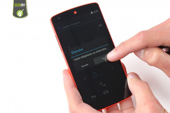 Guide photos remplacement connecteur de charge Nexus 5 (Etape 1 - image 3)