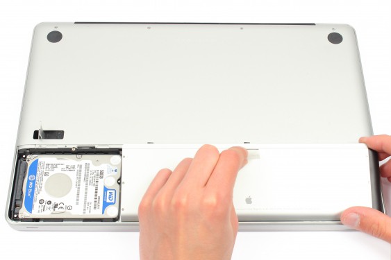 Guide photos remplacement indicateur de niveau de batterie MacBook Pro 15" Fin 2008 - Début 2009 (Modèle A1286 - EMC 2255) (Etape 3 - image 2)