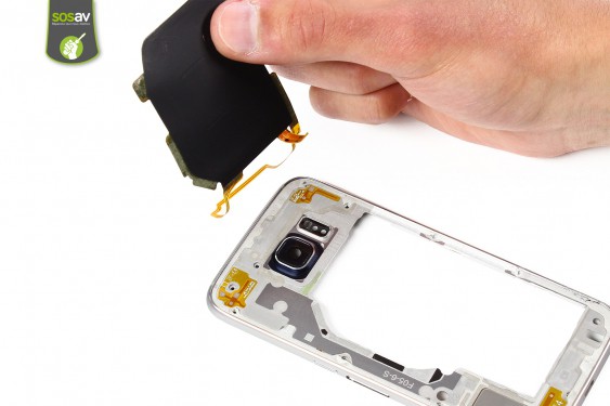 Guide photos remplacement nappe nfc / chargeur à induction Samsung Galaxy S6 (Etape 9 - image 4)