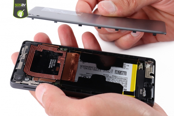 Guide photos remplacement ecran Xperia E5 (Etape 5 - image 3)