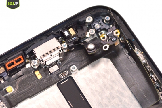Guide photos remplacement connecteur de charge iPhone 15 Pro (Etape 21 - image 4)