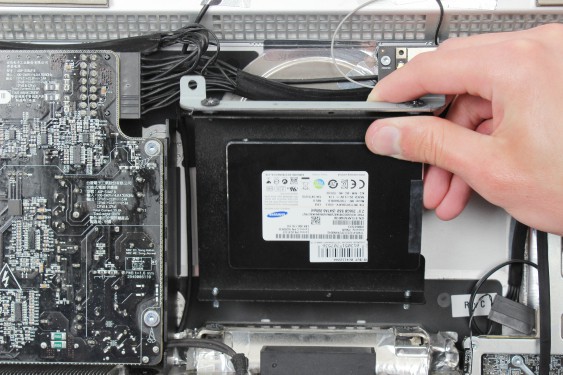 Guide photos remplacement disque dur d'origine vers ssd iMac 27" fin 2009 (EMC 2309 et 2374) (Etape 28 - image 2)