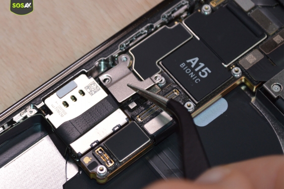 Guide photos remplacement connecteur de charge iPhone 13 Pro (Etape 10 - image 2)