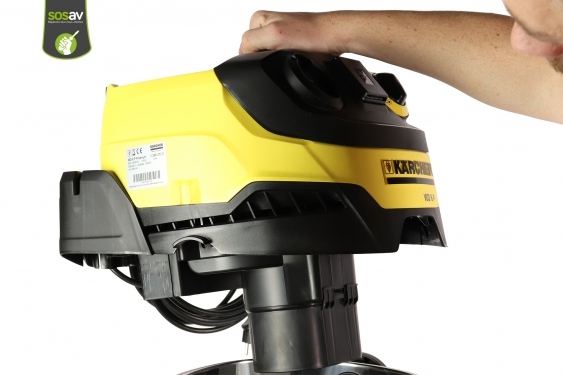 Guide photos remplacement fixation poignée Aspirateur Karcher WD 6 P Premium (Etape 5 - image 4)