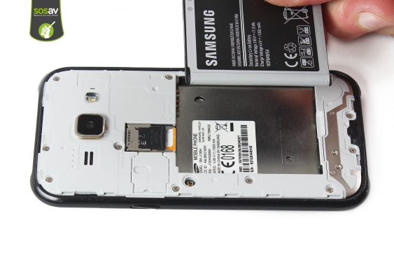 Guide photos remplacement caméra arrière Galaxy J1 2015 (Etape 4 - image 2)