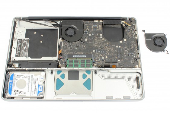 Guide photos remplacement récepteur infrarouge / support bas du disque dur MacBook Pro 15" Fin 2008 - Début 2009 (Modèle A1286 - EMC 2255) (Etape 22 - image 4)