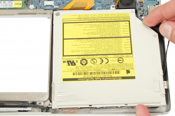 Guide photos remplacement haut-parleur droit Macbook Pro 17"  Modèles A1151, A1212, 1229 & A1261 (Etape 55 - image 1)