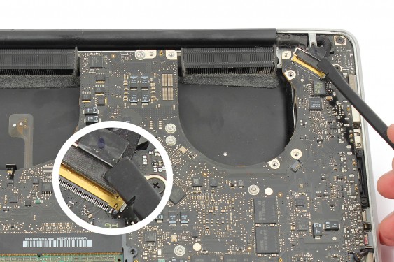 Guide photos remplacement indicateur de niveau de batterie MacBook Pro 15" Fin 2008 - Début 2009 (Modèle A1286 - EMC 2255) (Etape 25 - image 2)