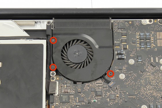 Guide photos remplacement ventilateur gauche MacBook Pro 15" Fin 2008 - Début 2009 (Modèle A1286 - EMC 2255) (Etape 10 - image 1)