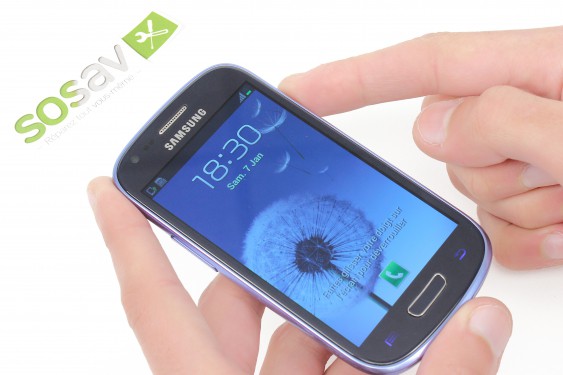 Guide photos remplacement bouton power Samsung Galaxy S3 mini (Etape 1 - image 1)
