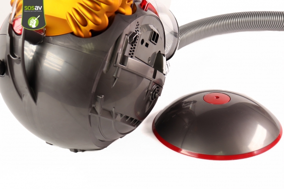 Guide photos remplacement bouton allumage (plastique rouge) Aspirateur Dyson Cinetic Big Ball 2 (Etape 3 - image 1)